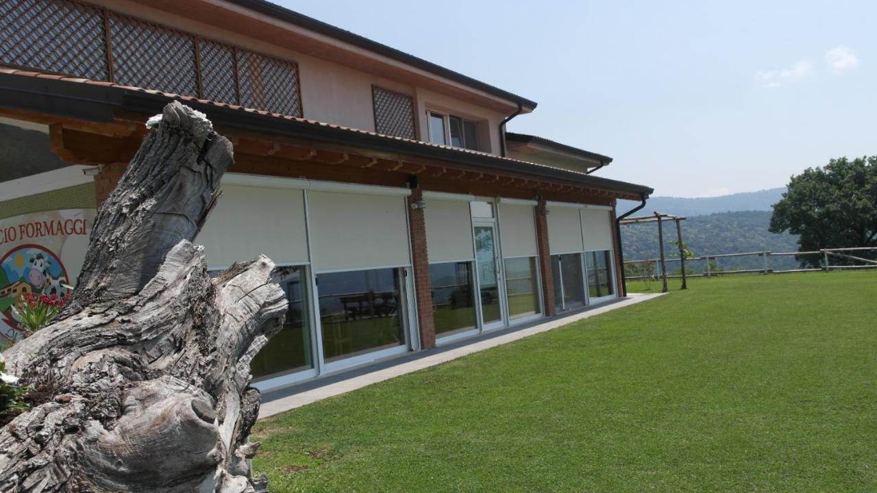 Agriturismo Fattoria Monte Baldo Vista Lago Caprino Veronese Buitenkant foto