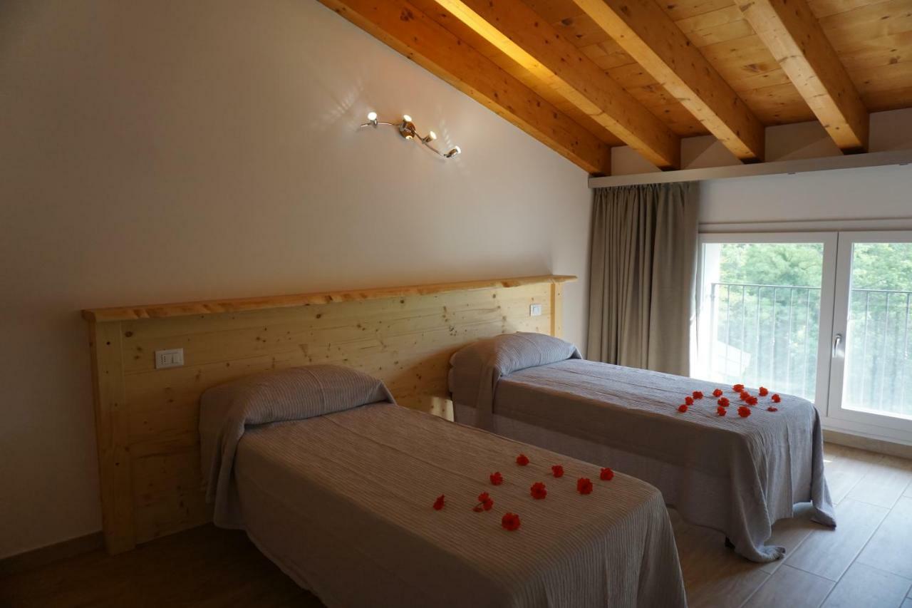 Agriturismo Fattoria Monte Baldo Vista Lago Caprino Veronese Buitenkant foto